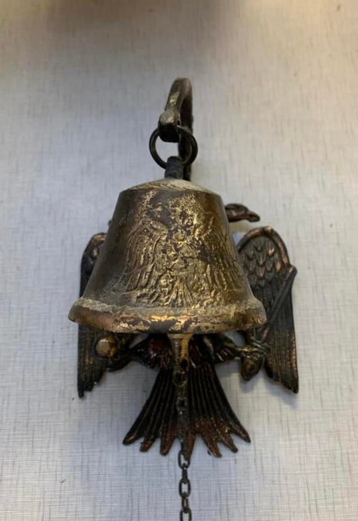 Bel antieke bronzen kleine kloosterbel met adelaars, Ophalen of Verzenden