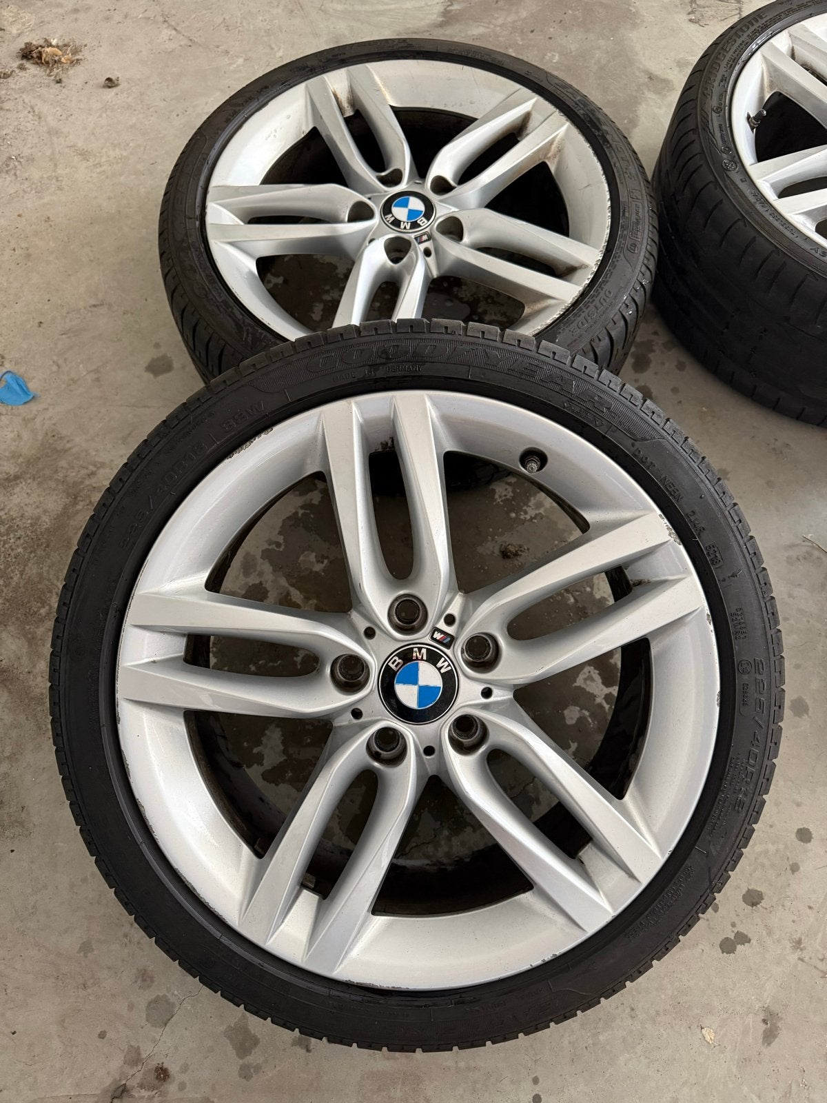 BMW 18 inch BREEDSET incl. FLOATING CAPS met zomerbanden, Ophalen, 18 inch, Banden en Velgen, Personenwagen