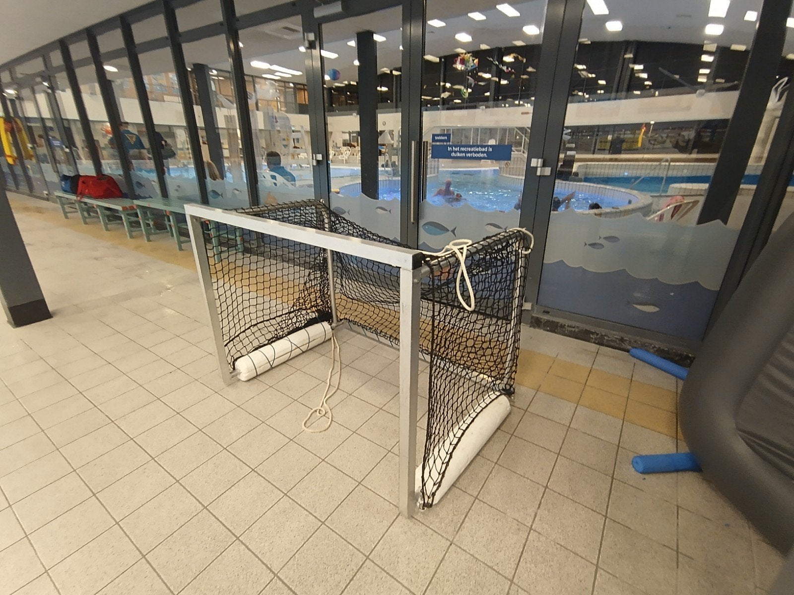 4 drijvende aluminium waterpolodoeltjes (jeugd), Ophalen, Gebruikt