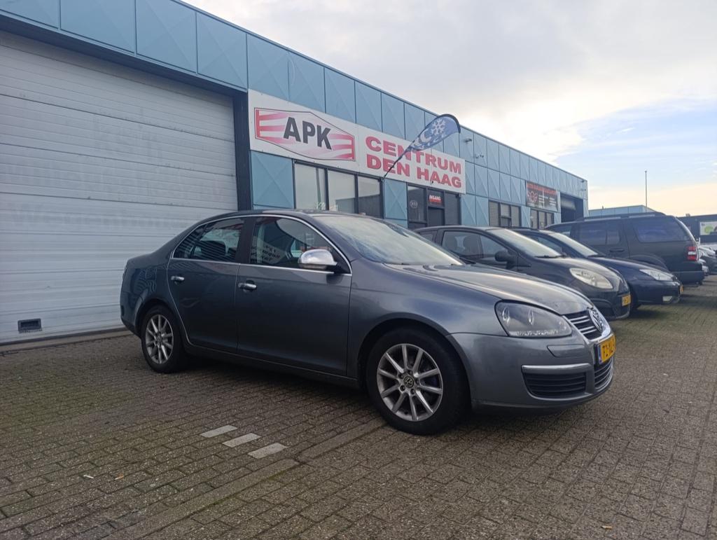 Volkswagen Jetta 1.6 FSI 85KW 2007 Grijs, Voorwielaandrijving, 4 cilinders, 1246 kg, Handgeschakeld