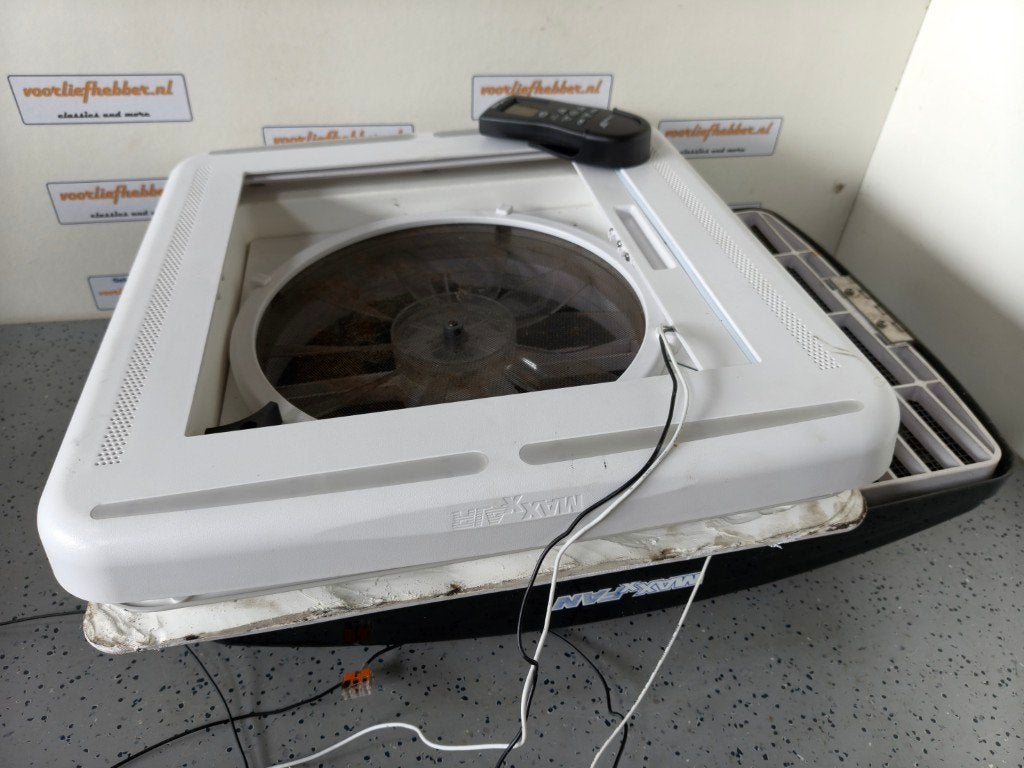 Maxxfan Deluxe dakluik met ventilator Smoke, Gebruikt, Ophalen of Verzenden, Dakluik, Deluxe