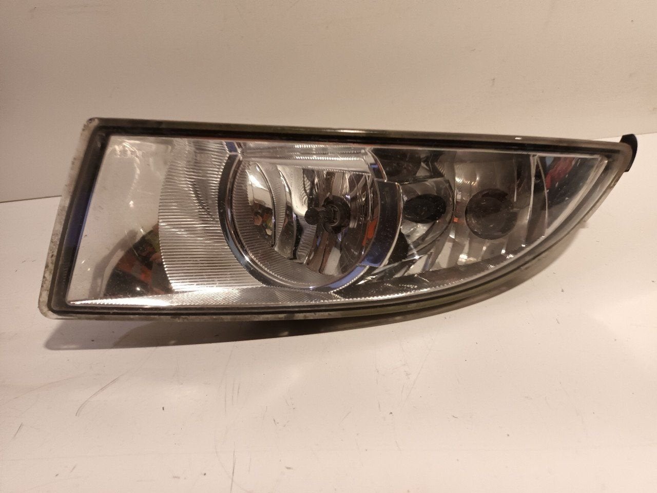 Mistlamp links Skoda Fabia, Onderdelen@venauto.nl, Van der Ven Autorecycling B.V., Gebruikt, Ettenseweg 76, 4706 PB Roosendaal, The Netherlands