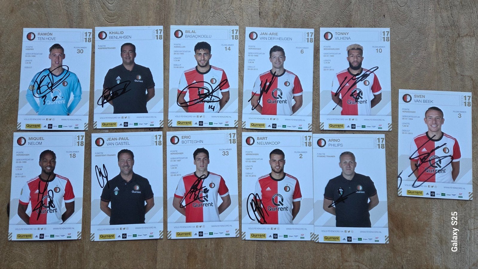 19x Feyenoord spelerskaarten originele handtekeningen, Verzamelen, Sportartikelen en Voetbal, Ophalen of Verzenden, Zo goed als nieuw