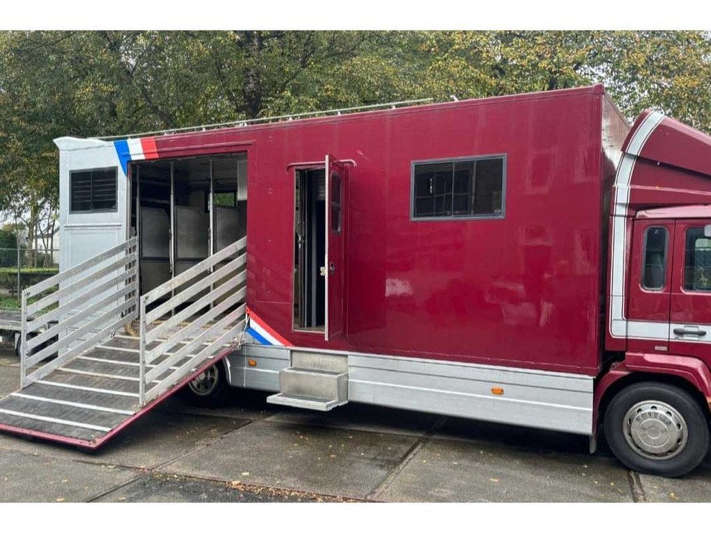 2003 volvo fL 220 zitgroep, toilet, 5 paarden 1 pony, paarde, Auto's, Vrachtwagens, Overige brandstoffen, Origineel Nederlands