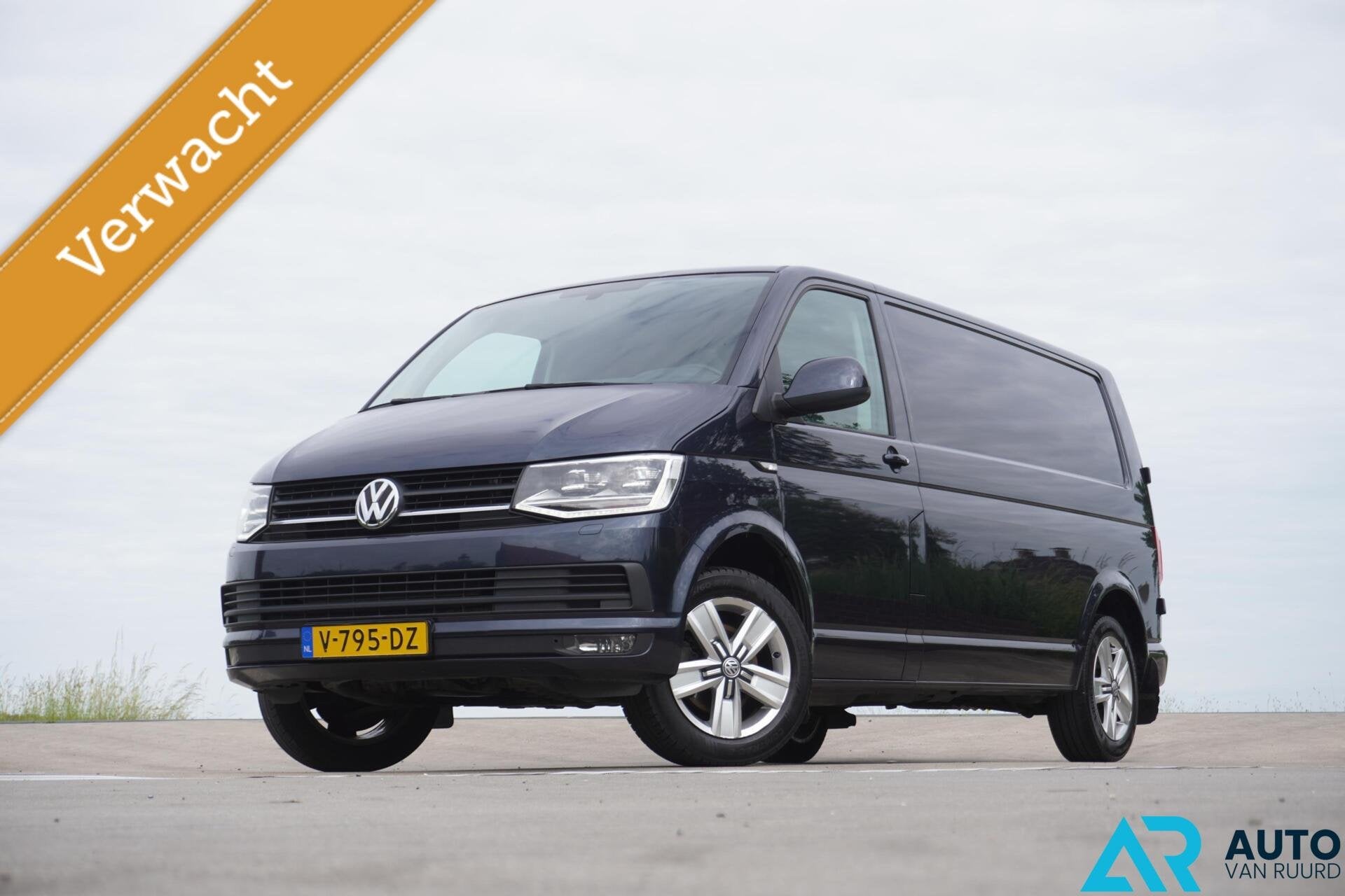 Volkswagen Transporter 2.0 TDI L2H1 * LED * Automaat * Lang, Auto's, 4 cilinders, 150 pk, 2500 kg, 1919 kg