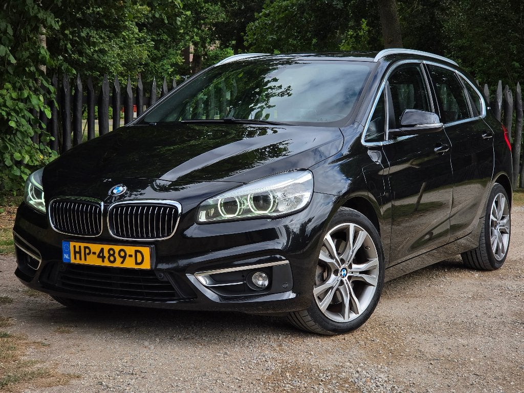 BMW 225xe iPerformance ,Trekhaak, Carplay, 18" Winter set, Automaat, 0 kg, Zwart, Vierwielaandrijving