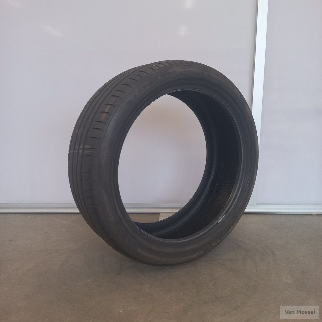 Pirelli Cinturato P7 235/40/R19 96W, 19 inch, Gebruikt, -, -