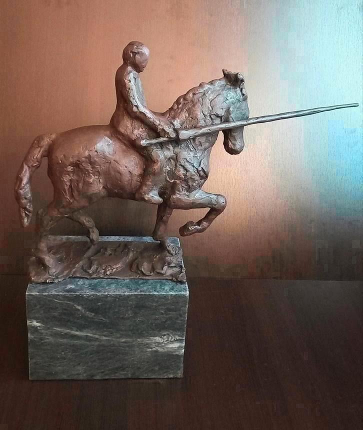 Ridder te paard met lans, brons beeld sculptuur op marmeren, Ophalen of Verzenden, Brons