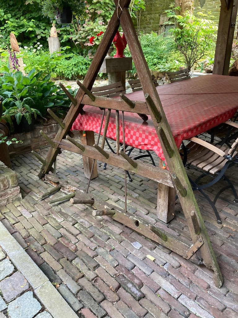 Antieke houten eg, Ophalen