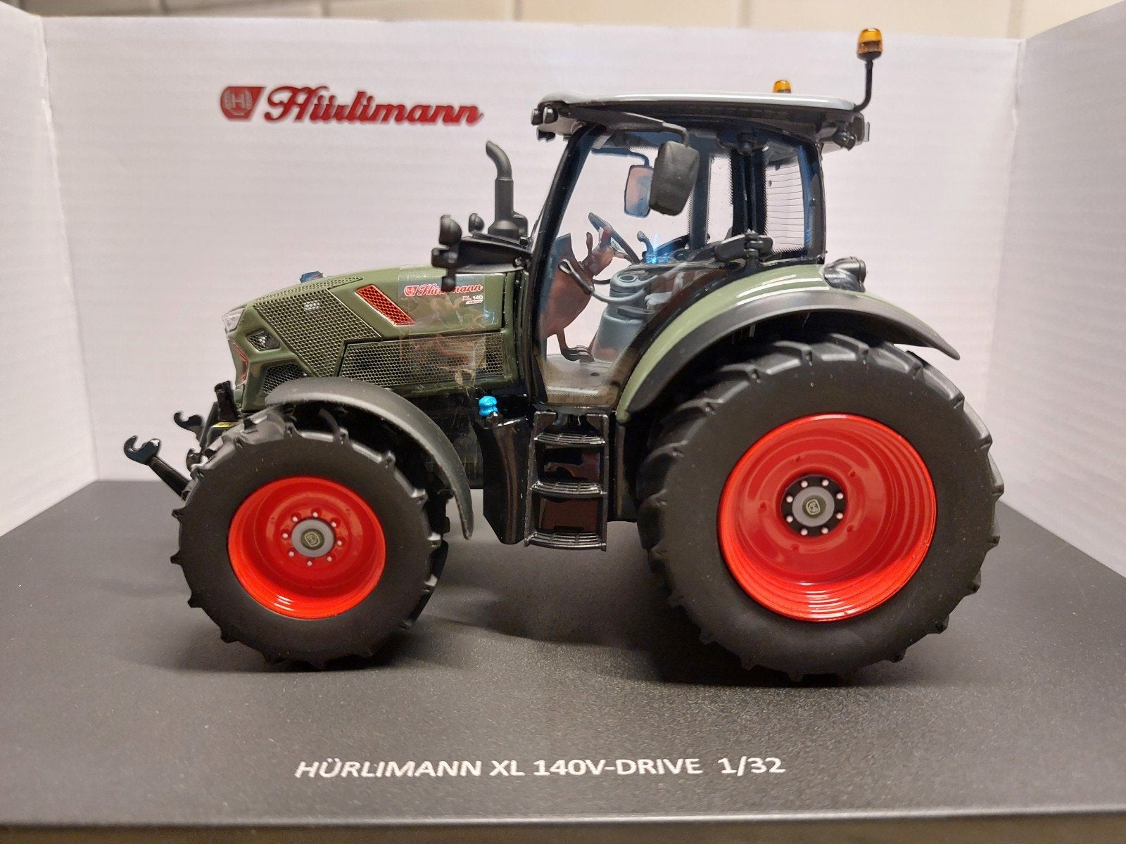 Hürlimann XL 140V-drive, Hobby en Vrije tijd, Modelauto's | 1:32, Ophalen of Verzenden, Nieuw, Tractor of Landbouw, Overige merken