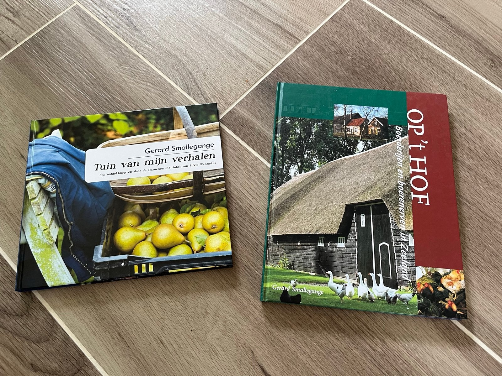 2 boeken: Op ‘t Hof en Tuin van mijn verhalen, Ophalen of Verzenden, Zo goed als nieuw