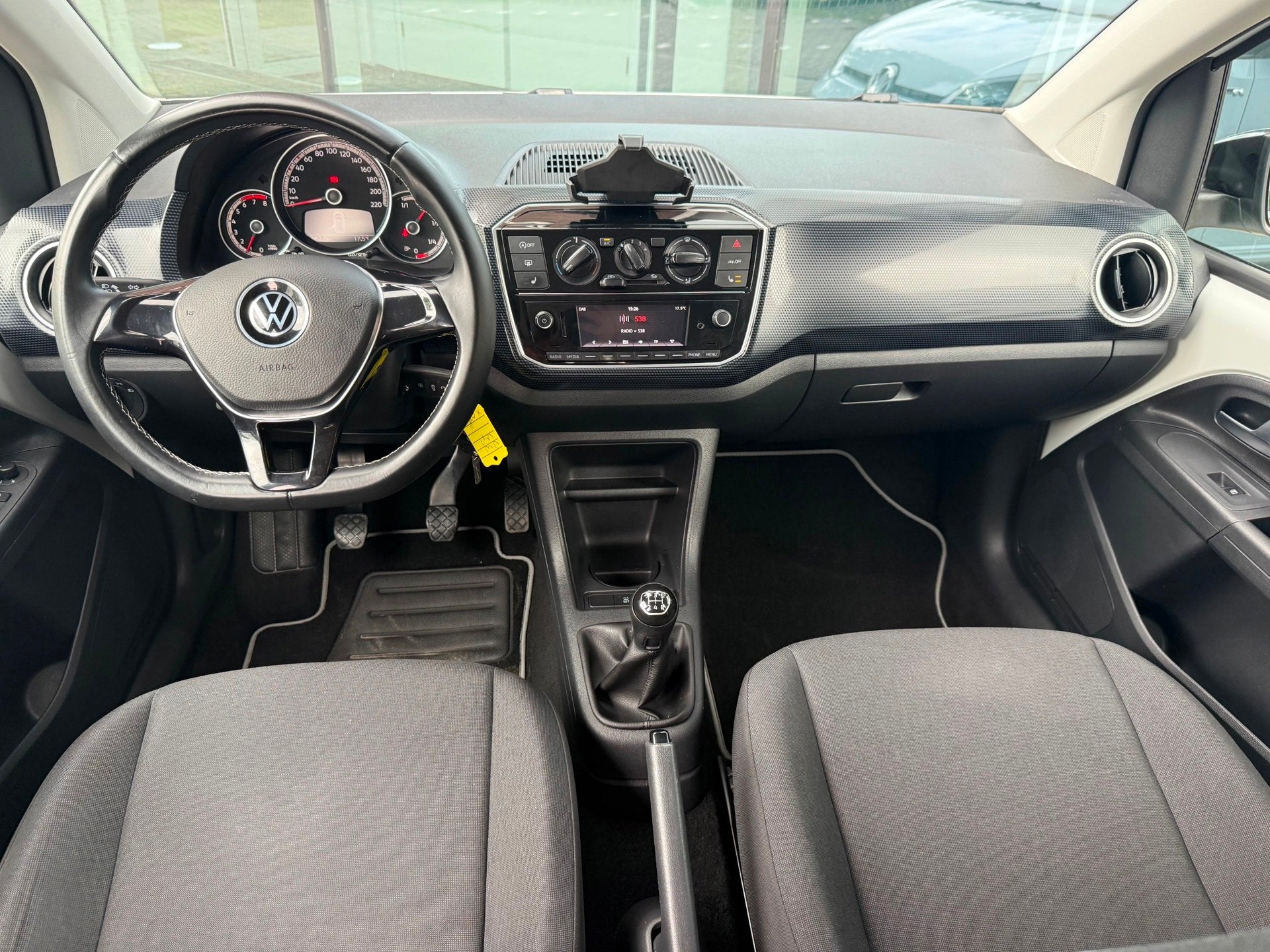 Volkswagen Up! 1.0 R-Line - Winterpakket - Navi - Airco - Bl, Auto's, Stof, Gebruikt, 4 stoelen, Bedrijf