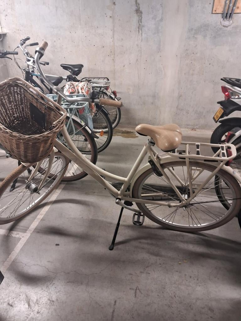 Dames/kinder fiets met mand - Crèmekleurig, Fietsen en Brommers, Fietsen | Meisjes, Gebruikt, 26 inch of meer, Ophalen
