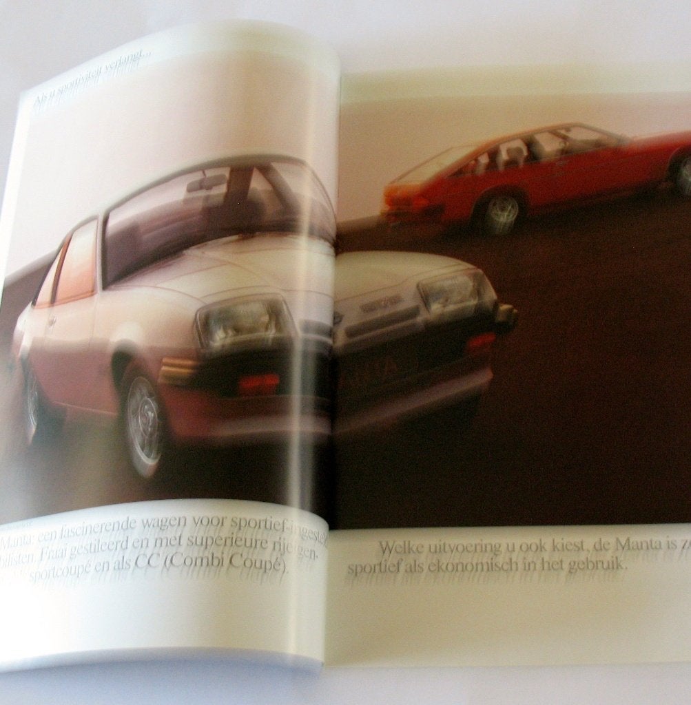 Autofolder Opel Manta 1981 ZGAN GT-J de luxe berlinetta gt/e, Boeken, Opel, Zo goed als nieuw, Opel, Ophalen of Verzenden