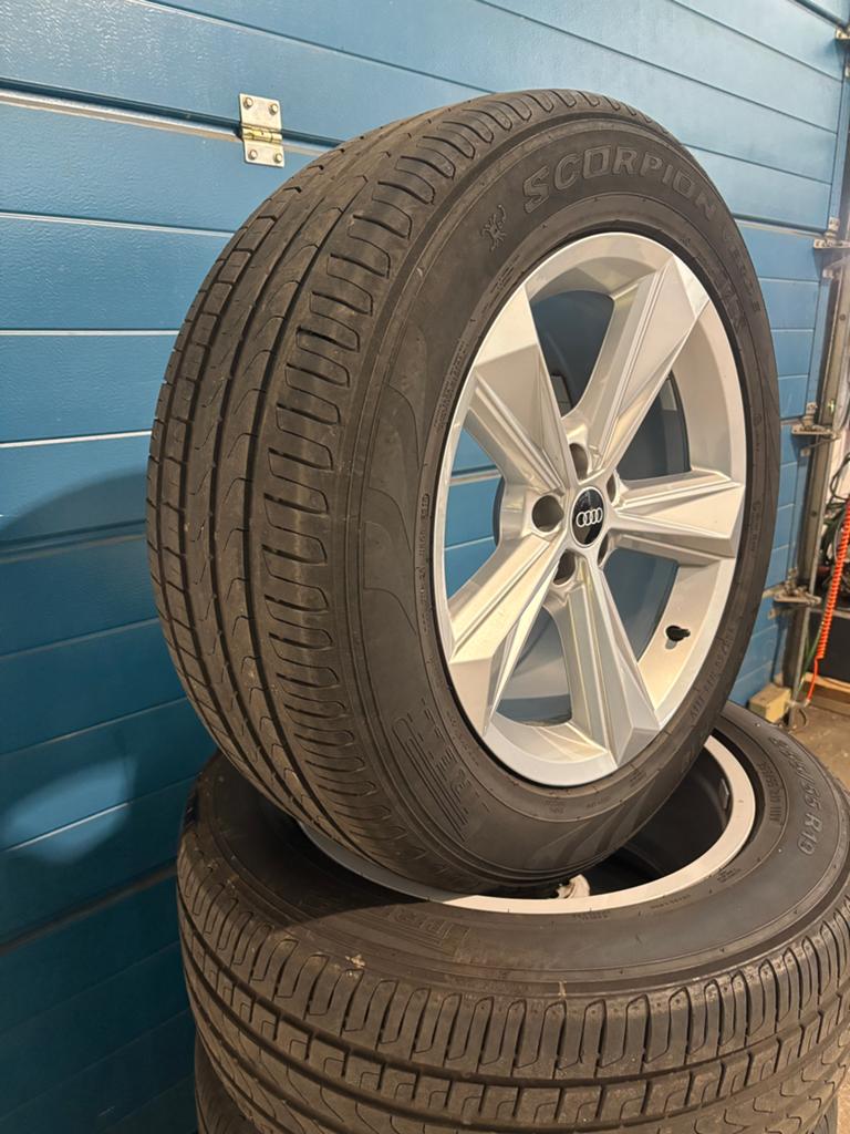 Originele Audi Q7 - 19 Inch set inclusief Zomerbanden, Auto-onderdelen, Banden en Velgen, Gebruikt, 255 mm, Banden en Velgen, Personenwagen