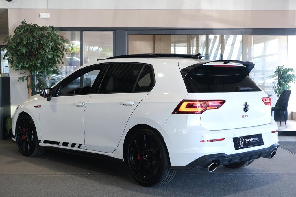 Volkswagen Golf 8 2.0 TSI GTI Clubsport 300PK Pano Vol Leder, Gebruikt, 4 cilinders, 1984 cc, Wit