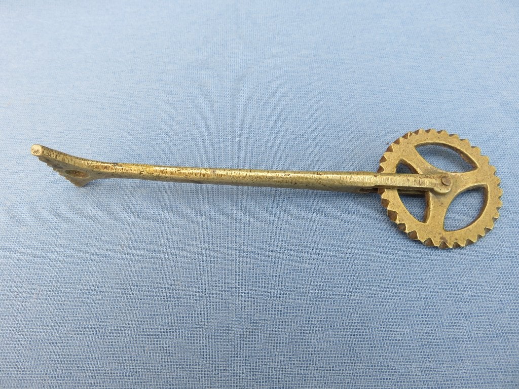 Bronzen profiel deeg snijder - 18e- 19e eeuw, Ophalen of Verzenden, Brons