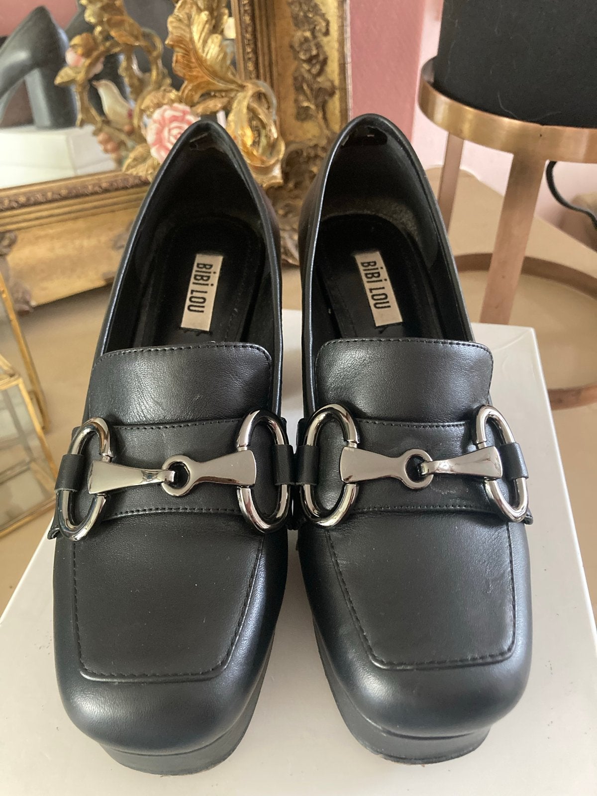 Bibi Lou Zwarte Leren Loafers met Blokhak en Platform, Verzenden, Zo goed als nieuw, Zwart, Instappers