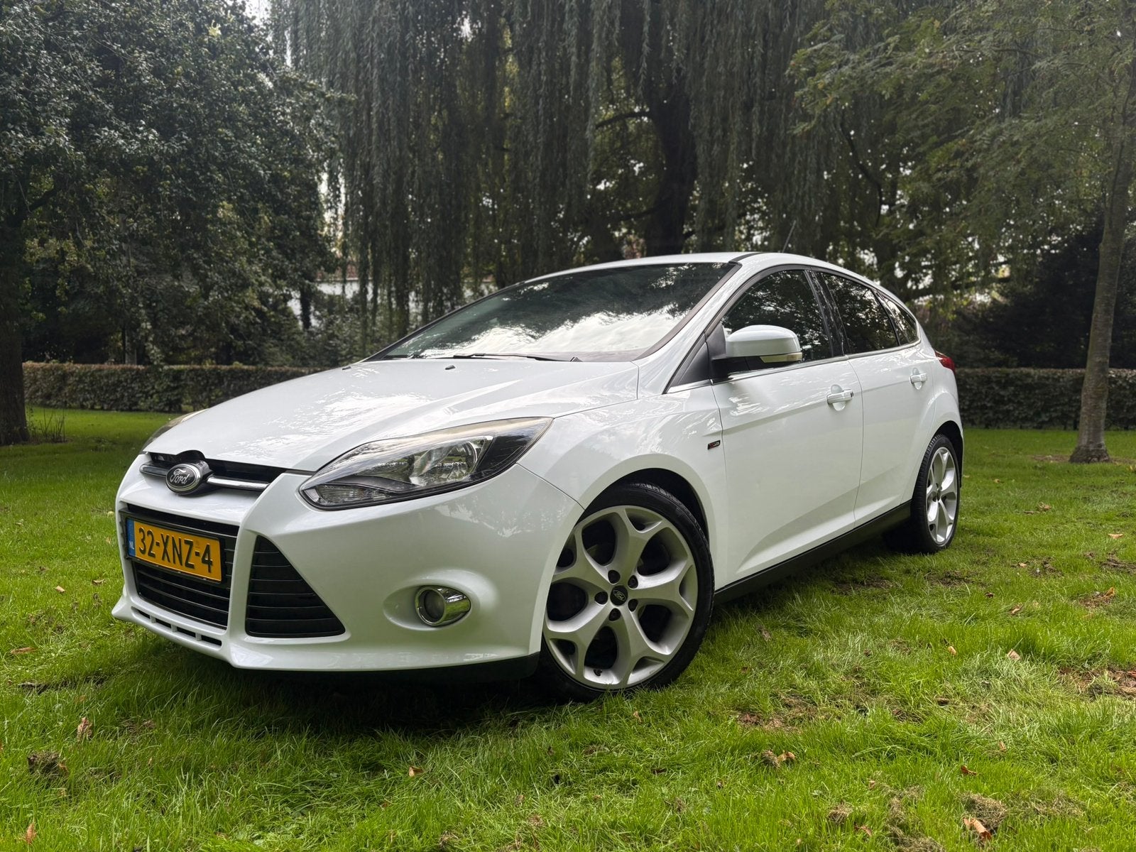 Ford Focus 1.0 Ecoboost VOL LEDER | 18 inch LM | CarPlay, Euro 5, Zwart, 635 kg, 100 pk