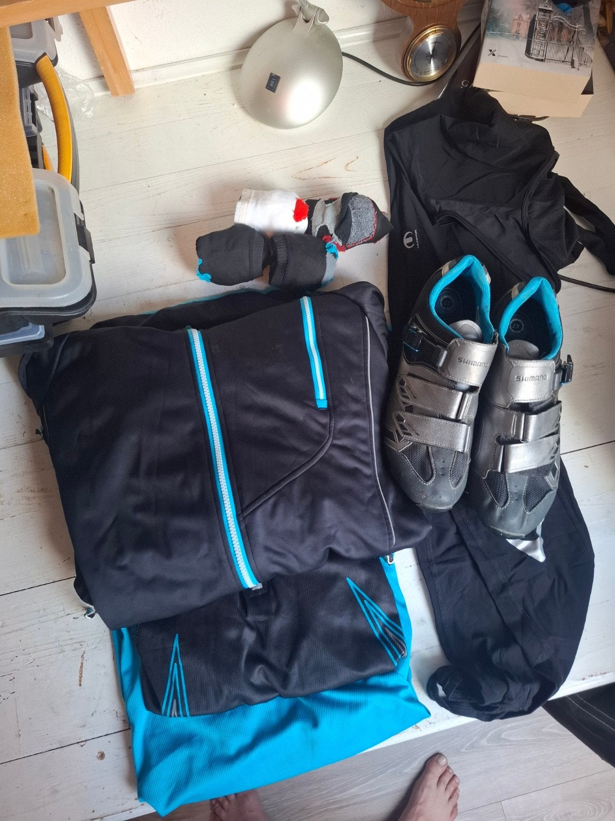 Wielrenspullen: bril, schoenen, shirts, jas en broek, Ophalen, Zo goed als nieuw