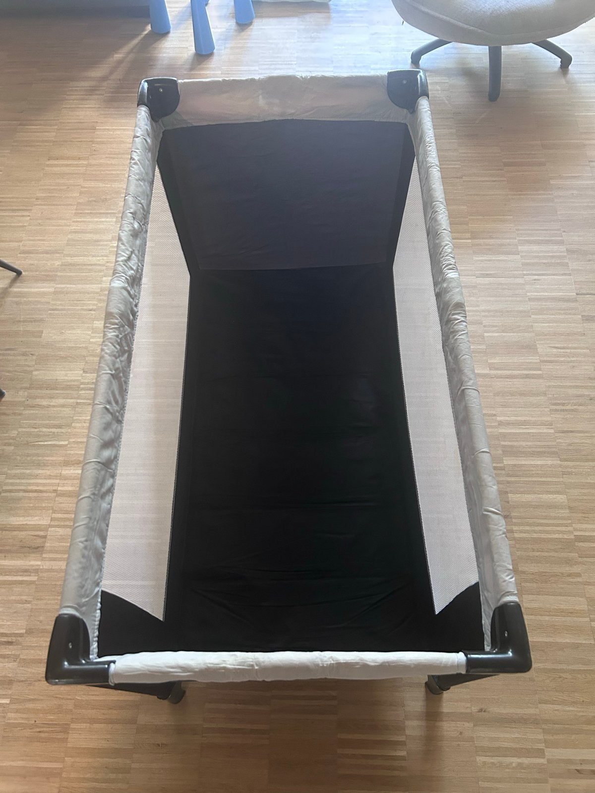 Topmark campingbedje met matras en hoeslaken, Ophalen, Gebruikt, Reisbedje