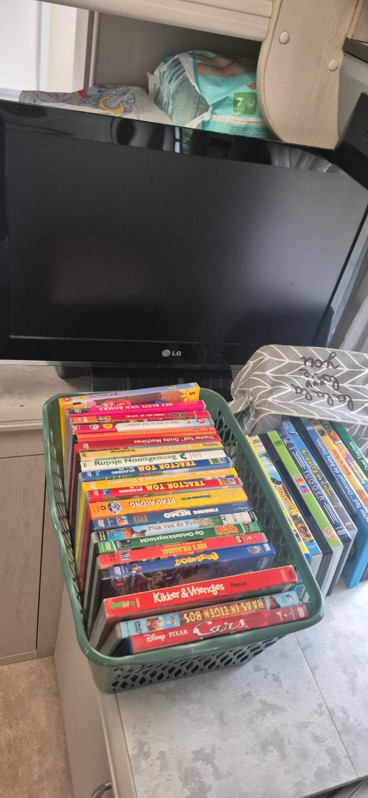 LG TV met ingebouwde DVD-speler + kinder DVD's, Ophalen, Gebruikt, LCD, LG