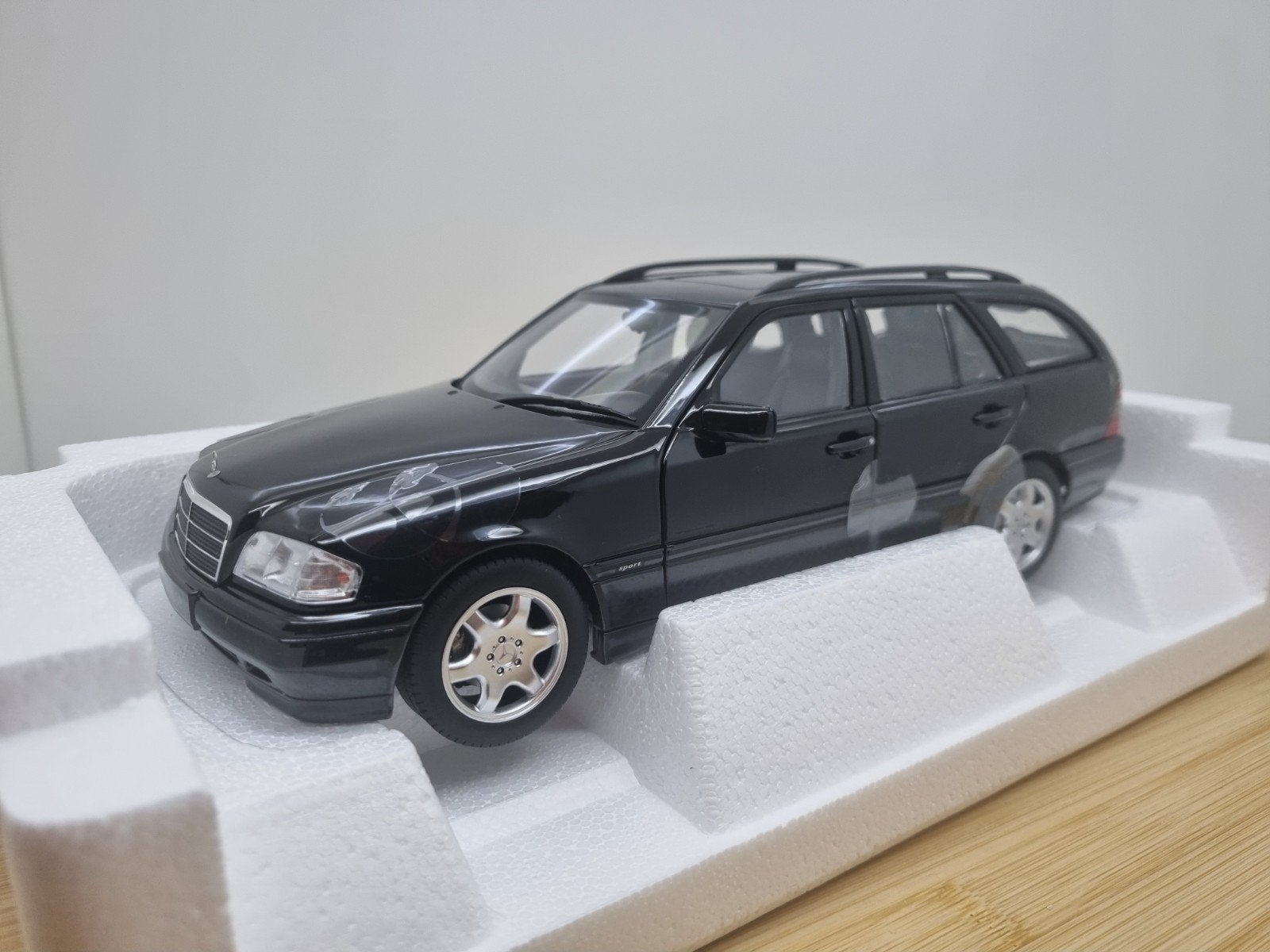 Norev Mercedes C-Klasse W202 T-Modell Limited Edition 1:18, Auto, Verzenden, W2, Nieuw