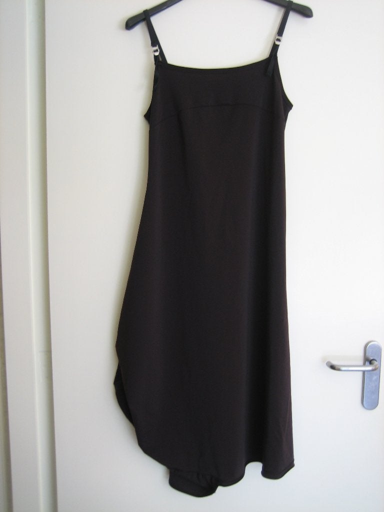 Prachtige aubergine/bruine jurk van KEMPERMAN 36-38 Snazzeys, Kleding | Dames, Jurken, Bruin, Verzenden, Nieuw, Cora Kemperman