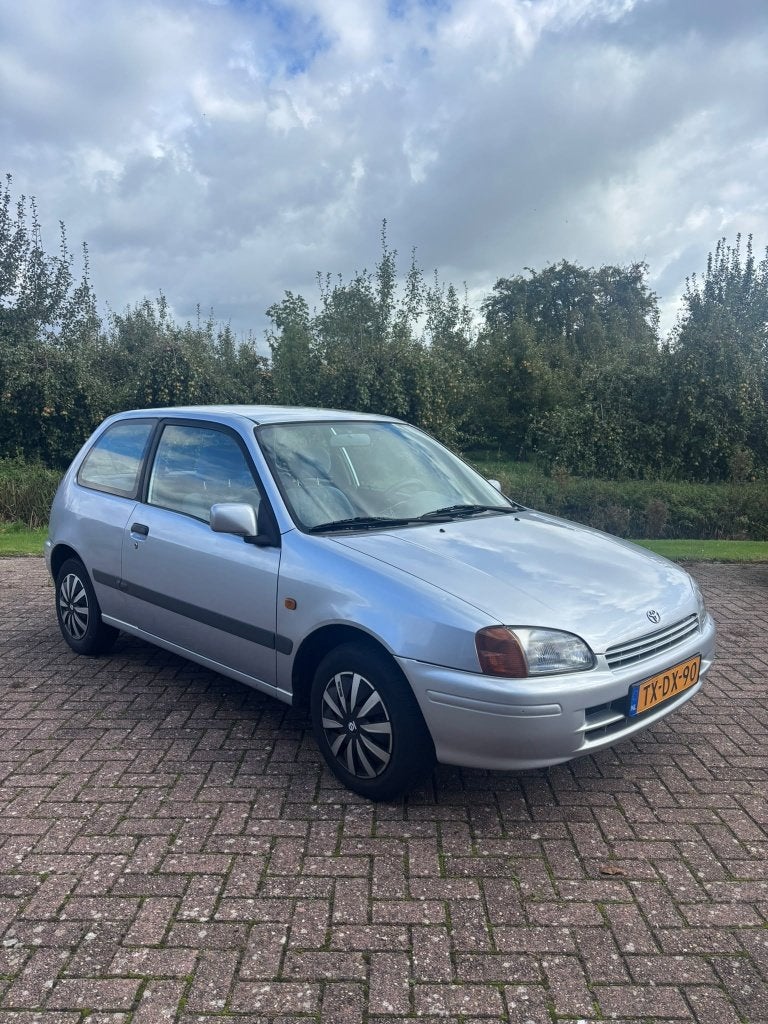 Toyota Starlet 1.3 16V 1998 Grijs, 74 pk, ABS, 4 cilinders, Starlet