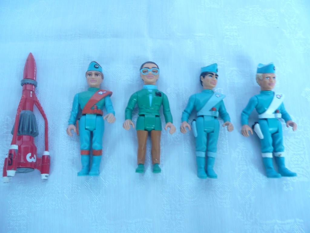 5 Thunderbirds figuurtjes, 4 poppetjes en Thunderbird 3, Ophalen of Verzenden, Gebruikt