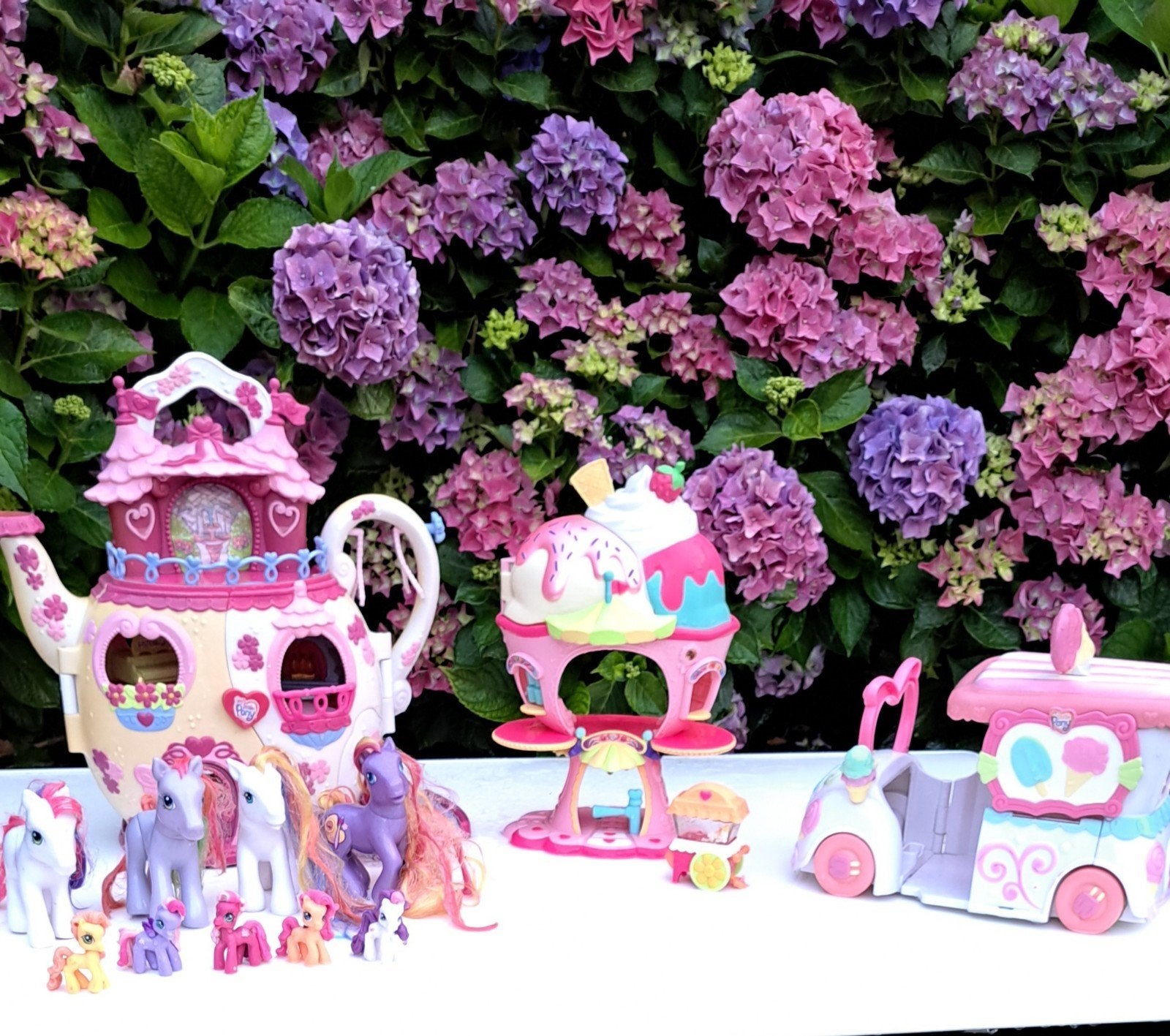 Grote My Little Pony set: theepot huis, ijssalon en meer!, Ophalen of Verzenden, Gebruikt
