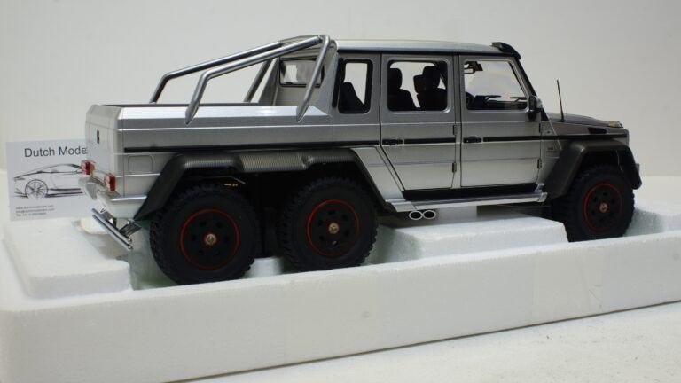 Mercedes-Benz G63 6X6 zilver 1:18 Autoart 76301 nieuw, Auto, Autoart, Geen, Nieuw