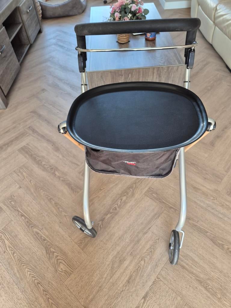 Rollator Trust (dienbladrollator), Diversen, Ophalen