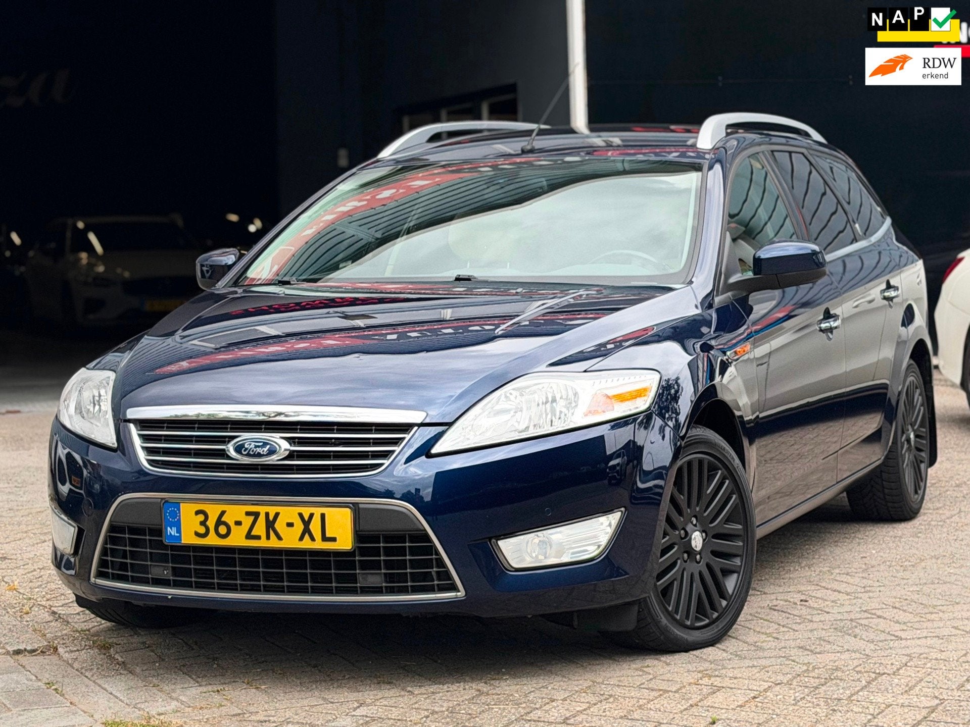 Ford Mondeo Wagon 2.3-16V Ghia LPG-G3 AUTOMAAT MEMORY/LEDER/, Beige, 4 cilinders, Mondeo, Blauw