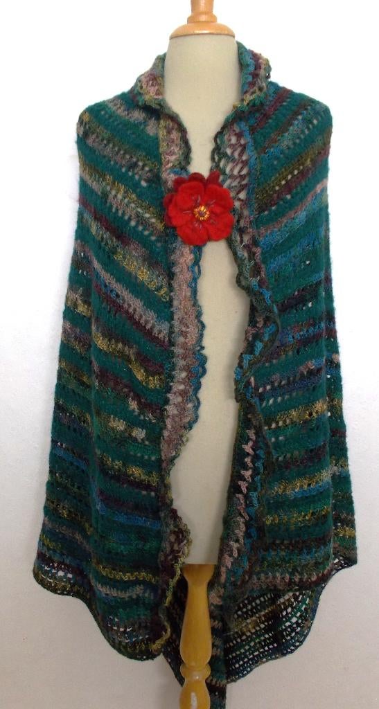 Mooie groene grote handmade stola/poncho/omslagdoek, Kleding | Dames, Truien en Vesten, Verzenden, Zo goed als nieuw, Maat 42/44 (L)