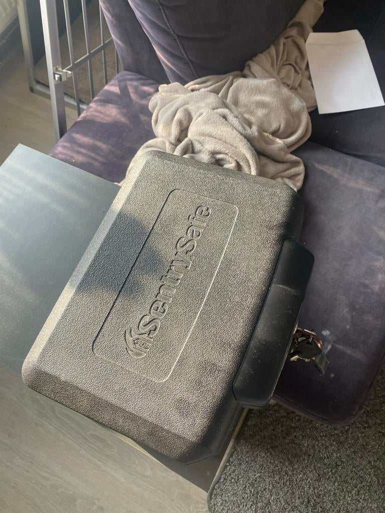 Kluis koffer met sleutel - Goede staat, Ophalen of Verzenden, Gebruikt, Brandkast