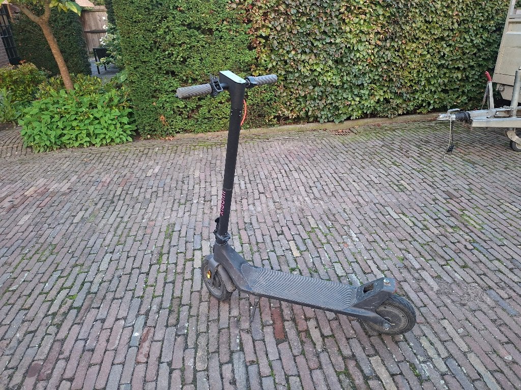 Foto 3 van Xiaomi Mi Essential Elektrische Step - Zo goed als nieuw