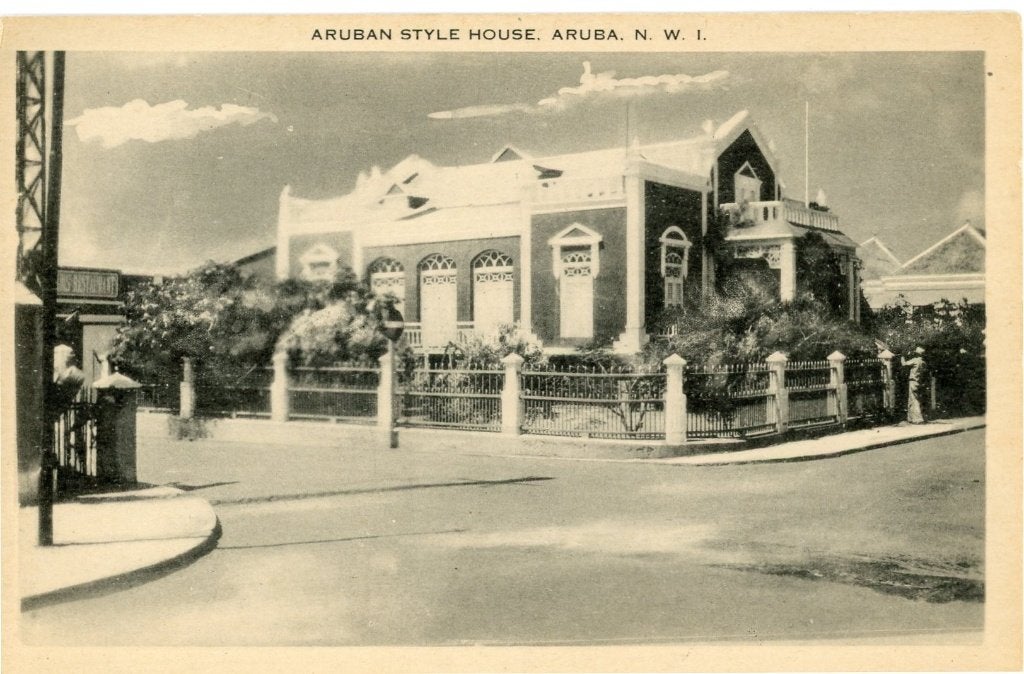 Aruba, huis Eloy Arends/ stadhuis, 1940s, Verzamelen, Verzenden, 1940 tot 1960, Ongelopen, Buiten Europa