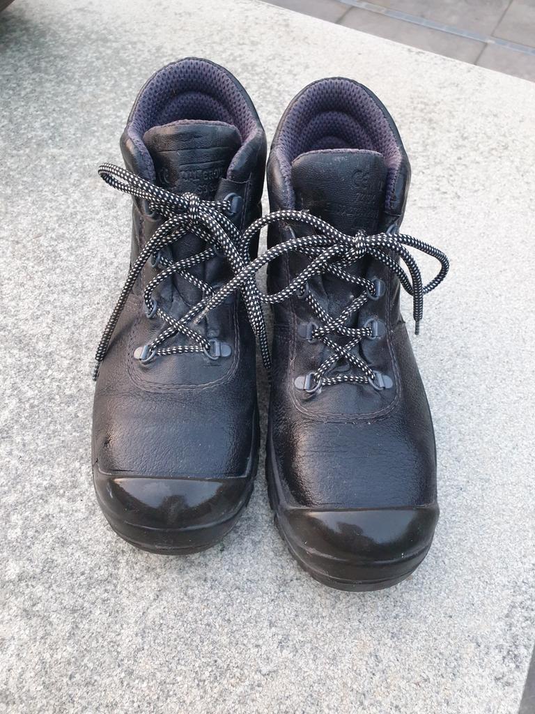Zwarte werkschoenen / veiligheidsschoenen, maat 40, Ophalen of Verzenden, Gebruikt