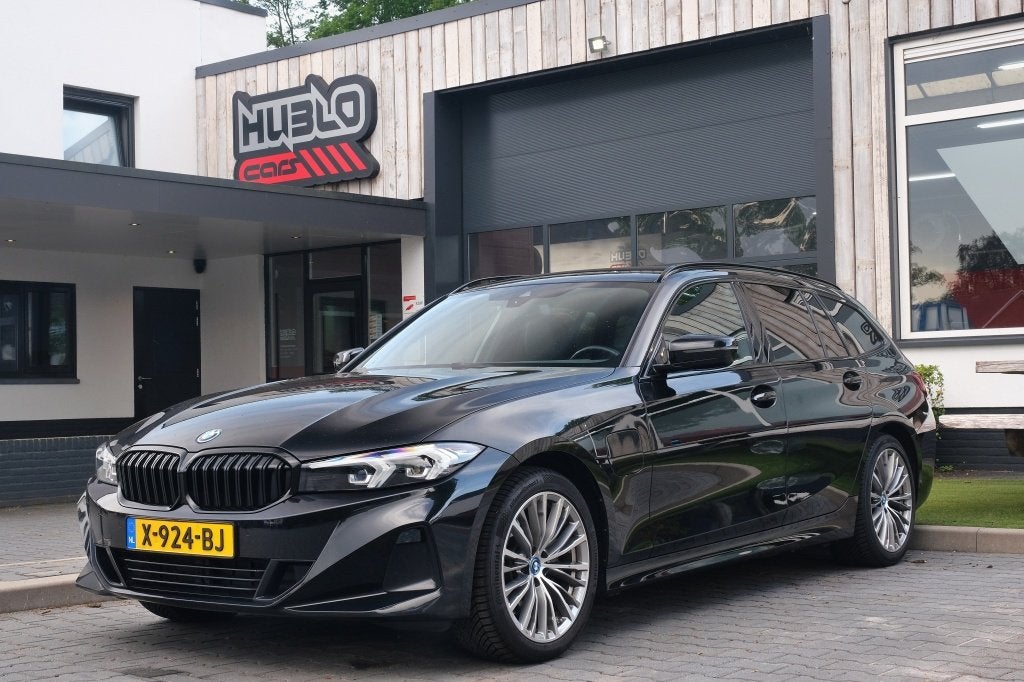 BMW 3 Serie Touring 320e Facelift Incl. BTW (bj 2022), Auto's, BMW, 1998 cc, Gebruikt, 4 cilinders, Leder en Stof