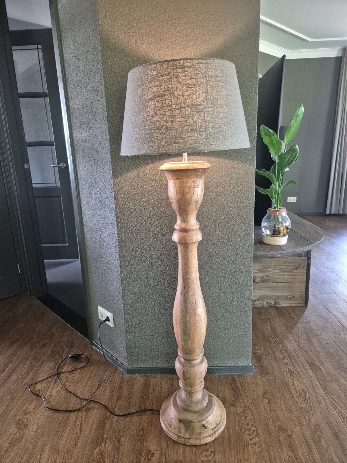 Houten vloerlamp met stoffen kap - Landelijke stijl, Huis en Inrichting, Ophalen, Gebruikt, E27 (groot), Landelijke stijl