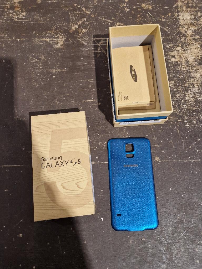 Nog nieuw achter frontje Samsung Galaxy S5, Ophalen of Verzenden, Nieuw, Galaxy S5, Frontje of Cover