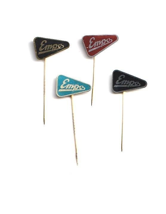 4 verschillende blikken speldjes van EMPO fiets / bromfiets, Verzamelen, Ophalen of Verzenden, Gebruikt, Overige onderwerpen, Speldje of Pin