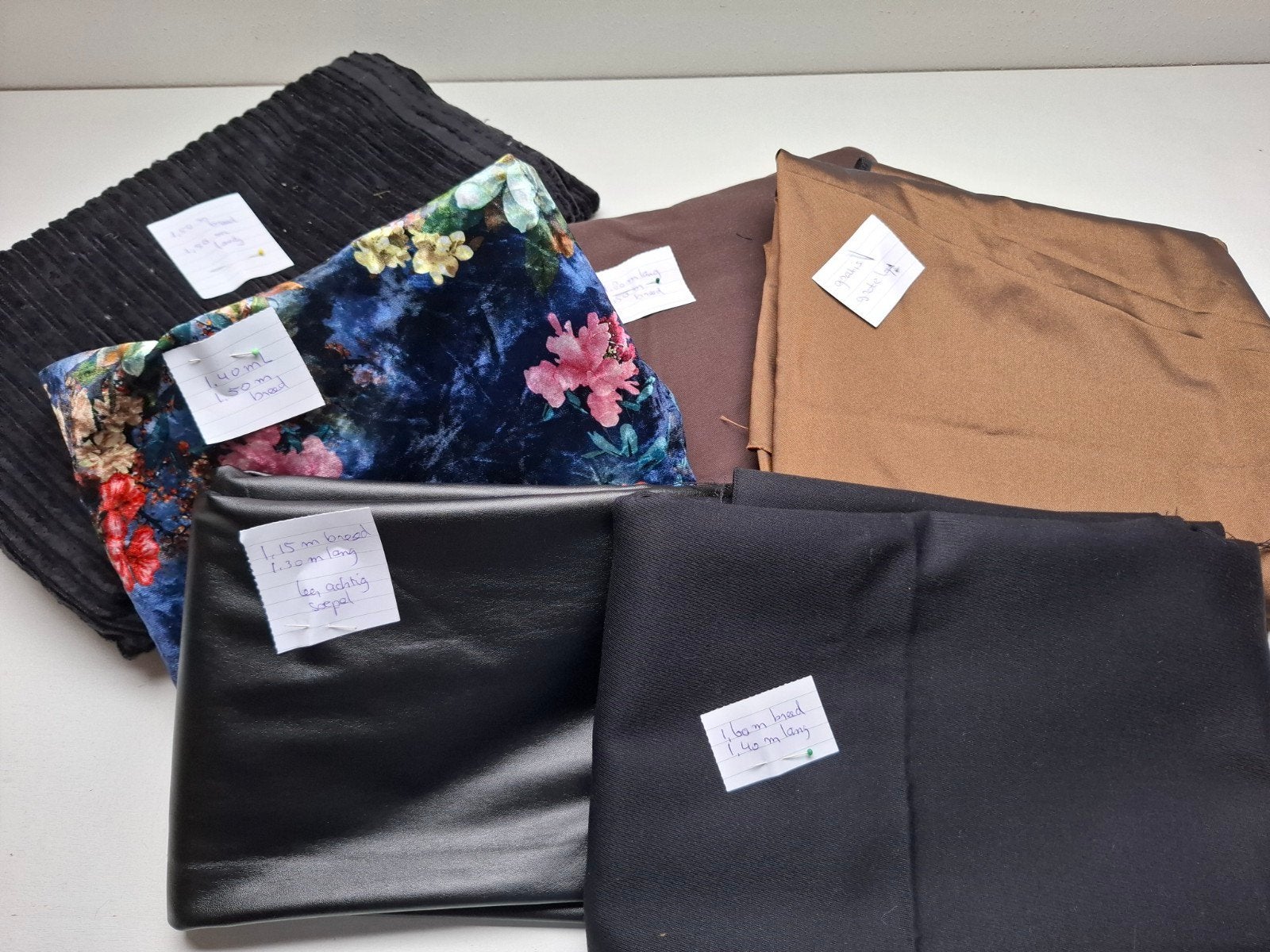 5 lappen stof. allerlei kleuren., Hobby en Vrije tijd, Stoffen en Lappen, Ophalen, 120 cm of meer, Katoen, Nieuw
