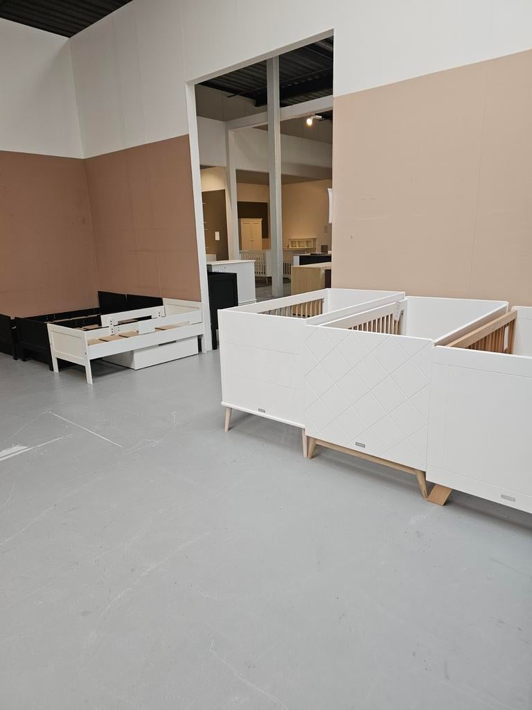 Showmodel outlet peuterbedden, Ophalen, Zo goed als nieuw