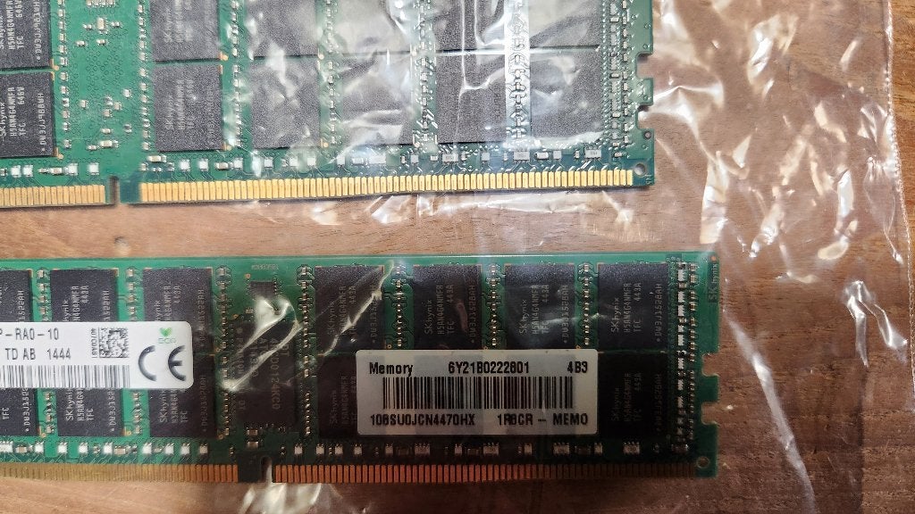 Hynix 16GB DDR4 2133 RDIMM ECC HMA42GR7MFR4N, Computers en Software, RAM geheugen, DDR4, Ophalen of Verzenden, Zo goed als nieuw