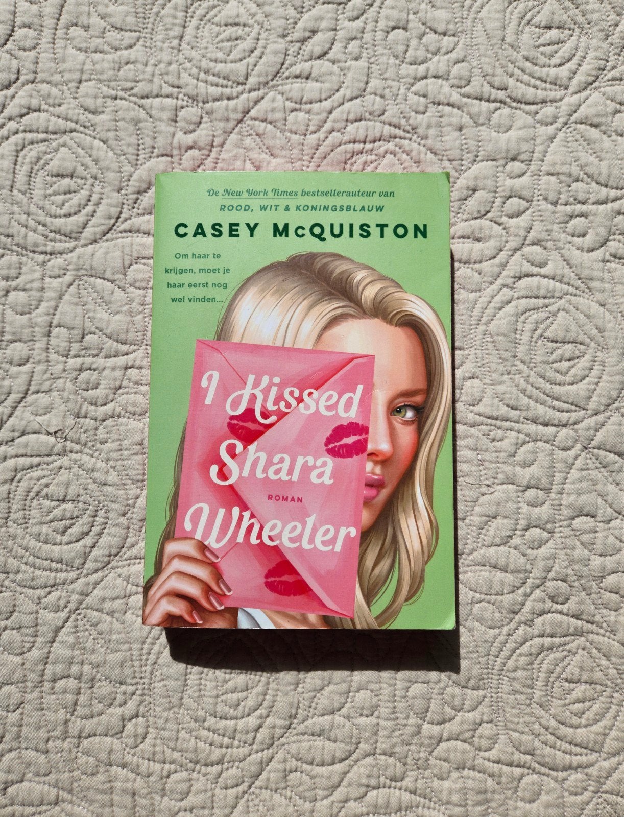 Casey McQuiston - I kissed Shara Wheeler, Ophalen of Verzenden, Zo goed als nieuw, Casey McQuiston