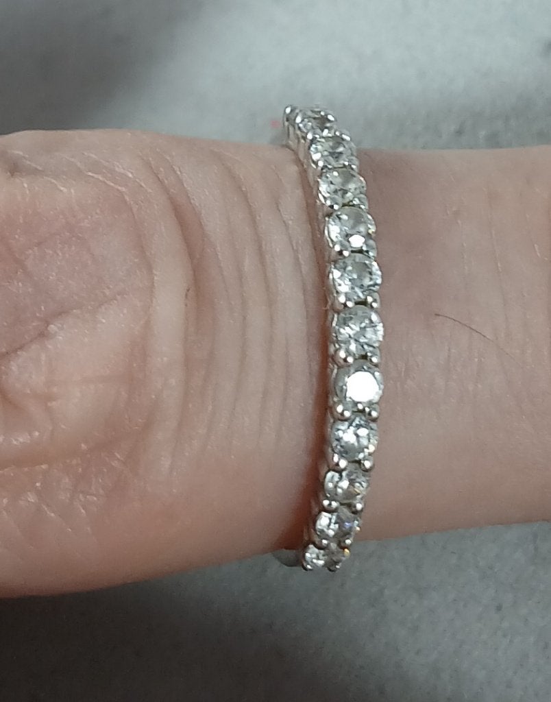 Zilveren eternity ring 18mm Zinzi 925 zilver, 18 tot 19, https://www.zilverjuwelier.nl/winkel/zilveren-eternity-ring-18mm-zinzi-925-zilver/