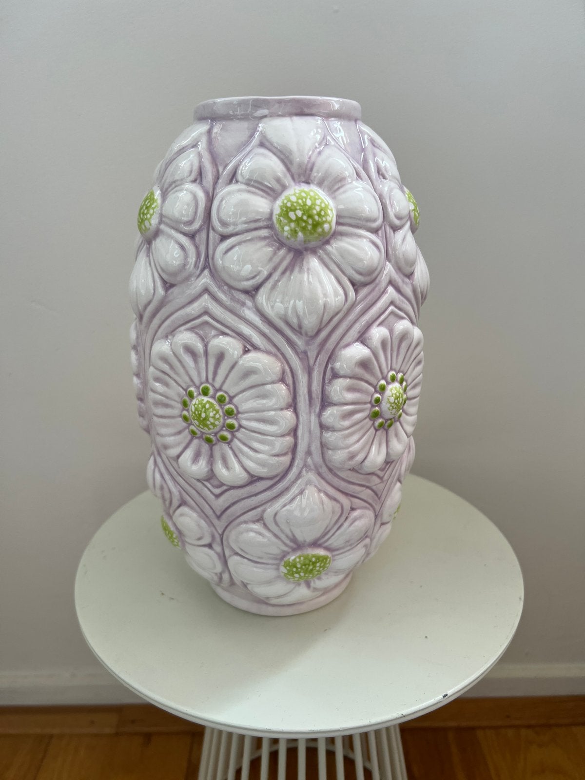 Keramische Bloemvaas Dolomiet - Madeliefjes - 29 cm - Nieuw, Huis en Inrichting, Met patroon/structuur, Nieuw, Ophalen of Verzenden