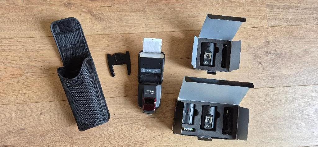Yongnuo Flitser en Cactus Trigger + receiver, Ophalen of Verzenden, Zo goed als nieuw, Overige merken, Kantelbaar